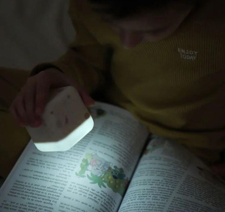 Cloud-B Cube B Nachtlampje Ruimte (CLB-CUBEB-SPA) - SPADT - speelgoed met advies