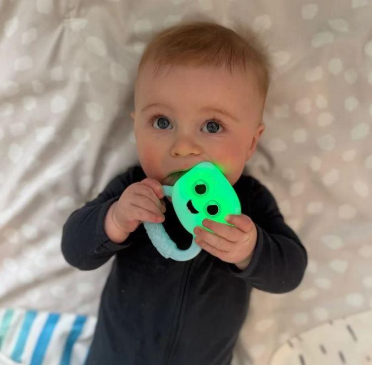 Glo Pals Glo Pals Rammelaar Blair (GPRATTLEBLAIR) - SPADT - speelgoed met advies