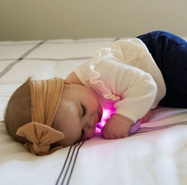 Glo Pals Glo Pals Rammelaar Lumi (GPRATTLELUMI) - SPADT - speelgoed met advies