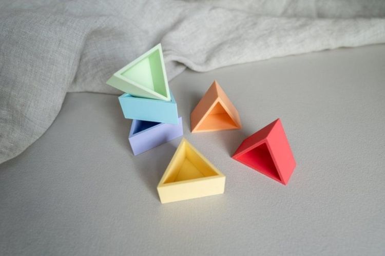 Grennn Mandigo Regenboog Pastel Driehoek () - SPADT - speelgoed met advies