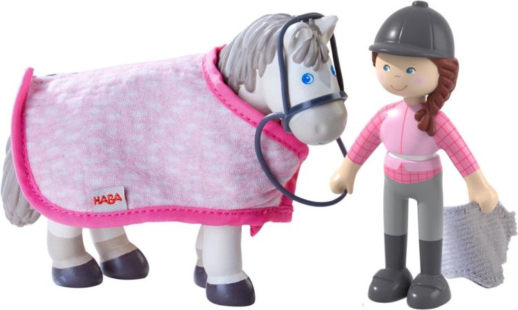 Haba Little Friends Amazone Sanya en paard Saphira (1306168001) - SPADT - speelgoed met advies