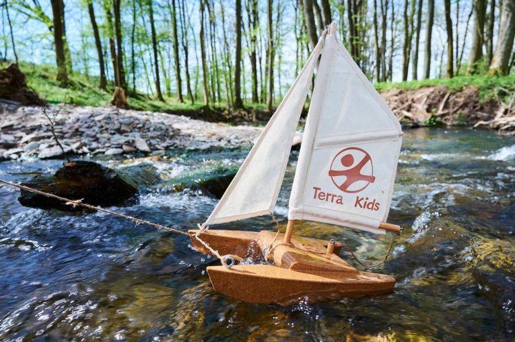 Haba Terra Kids Catamaran (306315) - SPADT - speelgoed met advies