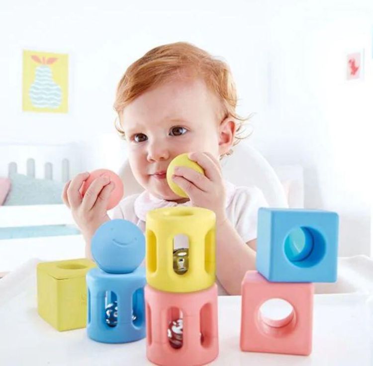 Hape Set Geometrische Rammelaren (E0456) - SPADT - speelgoed met advies