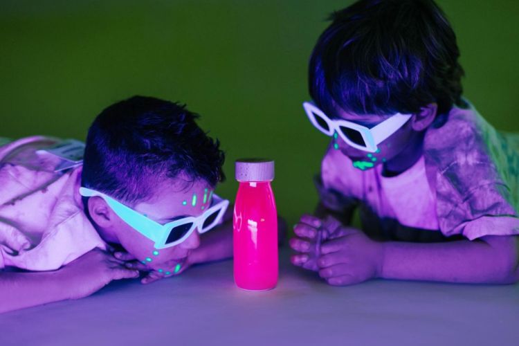 Petit Boum Sensorische Fles Roze Fluo (PBFFLUOP) - SPADT - speelgoed met advies