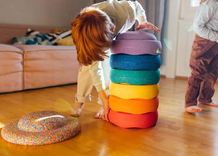PROMO Stapelstein Rainbow Basic + Confetti Balanceboard